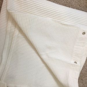 Home Collection White Waffle Weave Shower Curtain